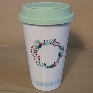 DAVIDS TEA Ceramic Christmas Wreath Holiday Travel Tumbler Mug With Silicone Lid